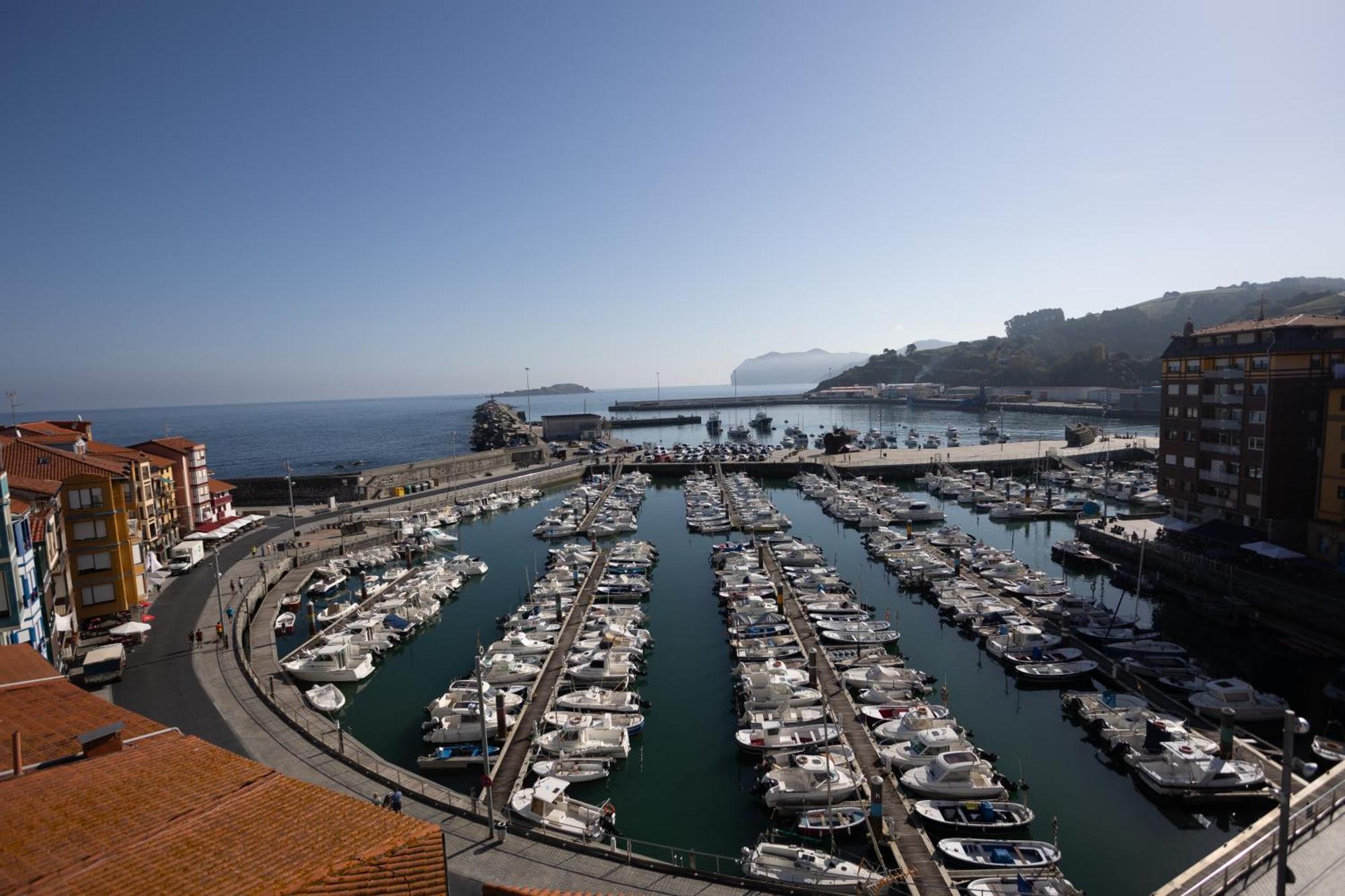 Torrontero Con Vistas Al Mar Bermeo Exterior foto